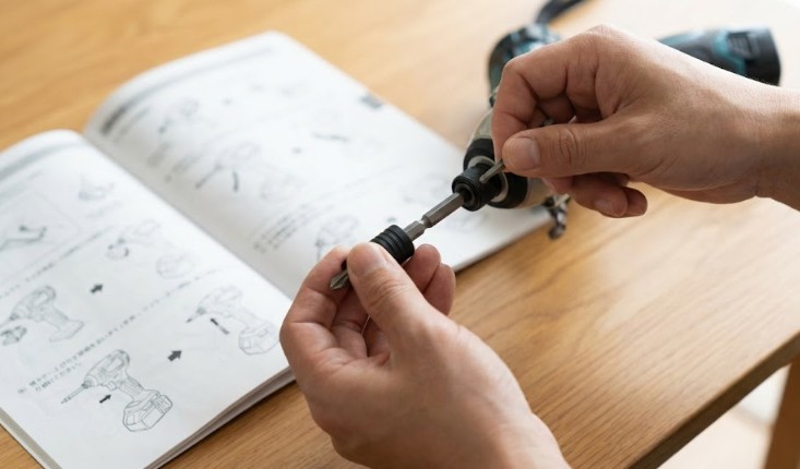 説明書の確認方法とビットの着脱について