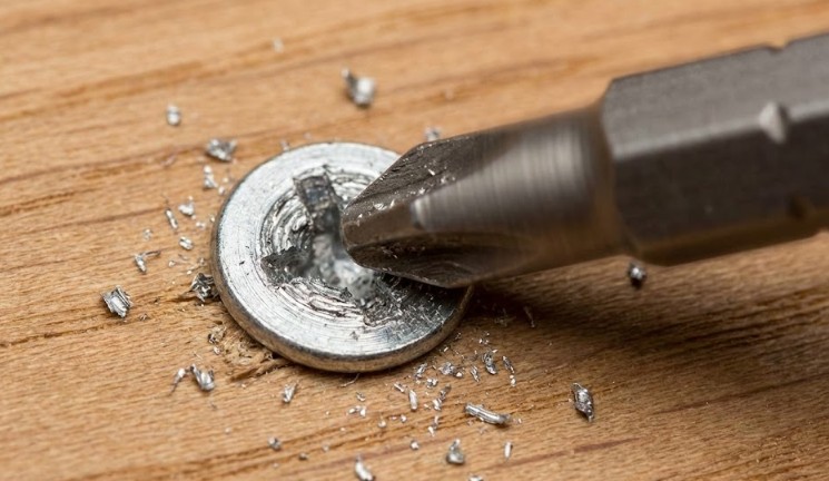 空回りしてビスが打てない症状の原因