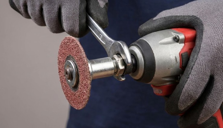 アタッチメントが外れない原因と固着