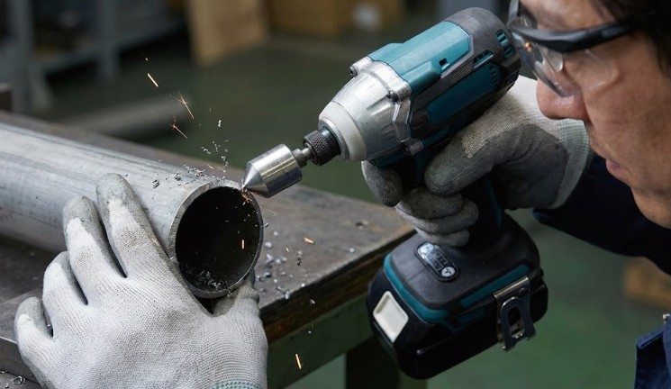 金属のバリ取りならインパクトも可能