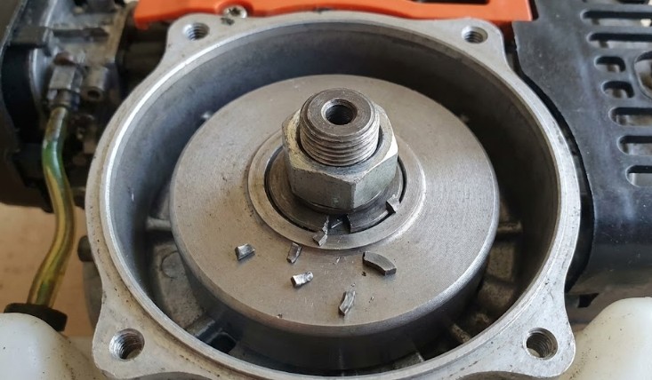 逆回転によるナットの緩みと部品の破損