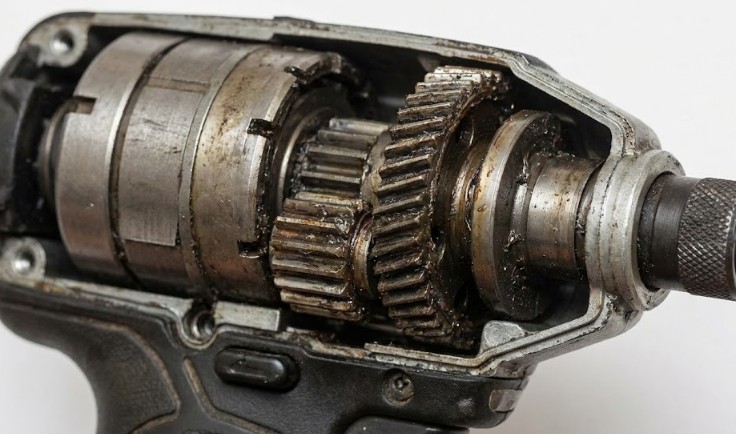 異音や発熱はグリス切れや劣化の危険な兆候