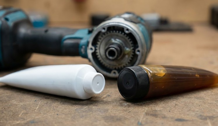 リチウムやウレアなど主要なグリスの使い分け