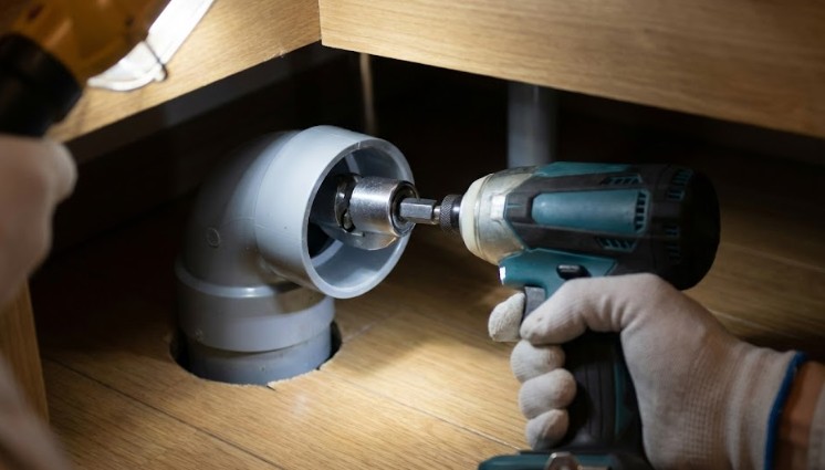 塩ビ管切断に便利なインナーカッター