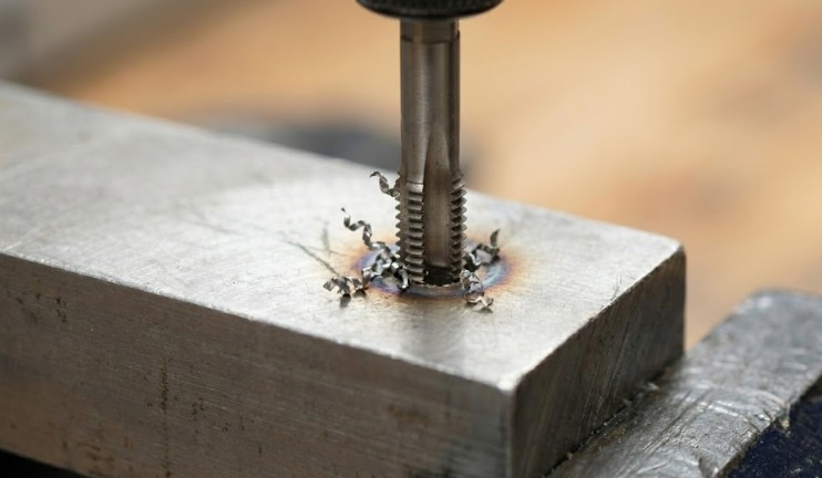 難削材のステンレス加工で加工硬化を防ぐポイント