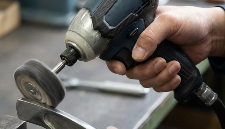 打撃による失敗を防ぐための回転数と圧力の管理