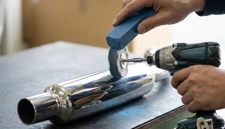 メタルポリッシュや青棒を用いた金属研磨