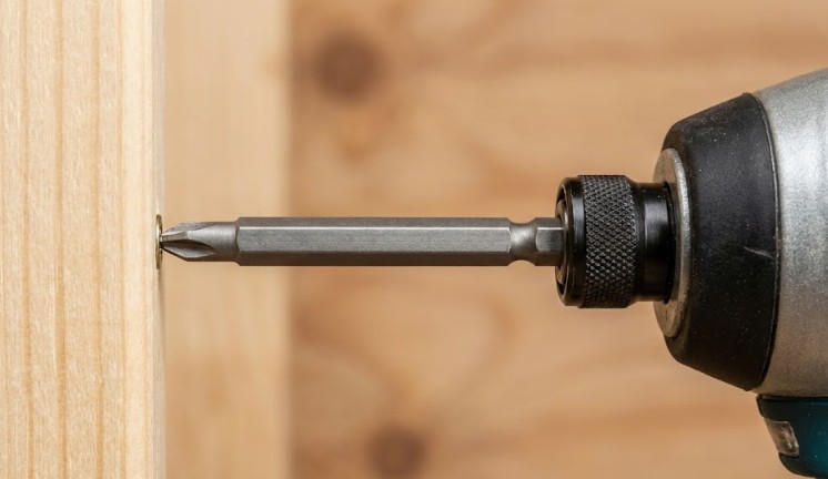 インパクトドライバーの性能とビット振れ