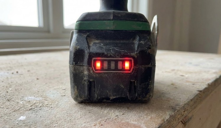 両端点滅の意味と保護機能が作動する原因