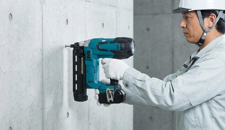 コンクリート釘打機NC1840DAのガスレス革命