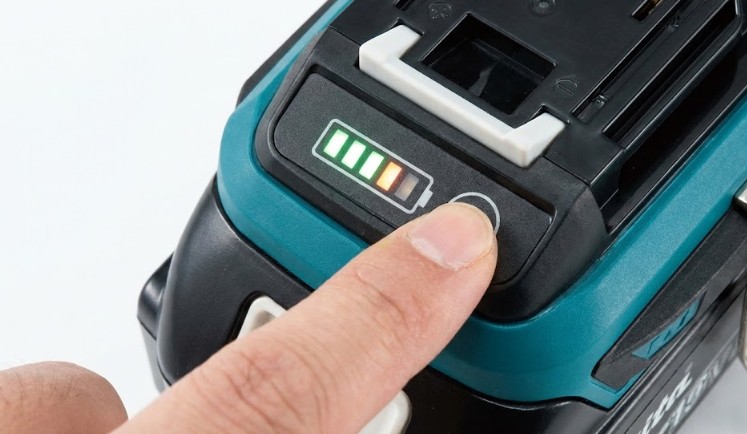 残量表示ボタンの長押しで内部回路をリセットする