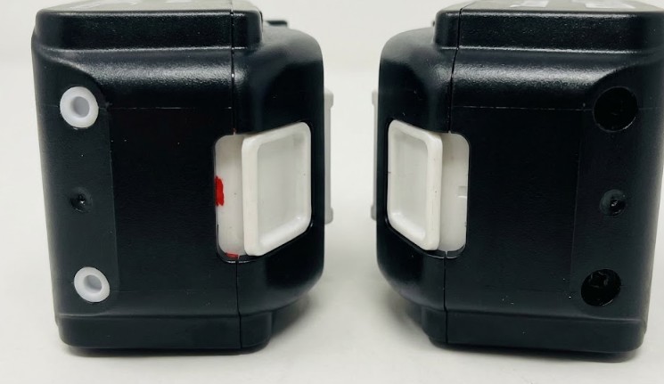 ネジの封印プラグやロックレバーの赤いマーク