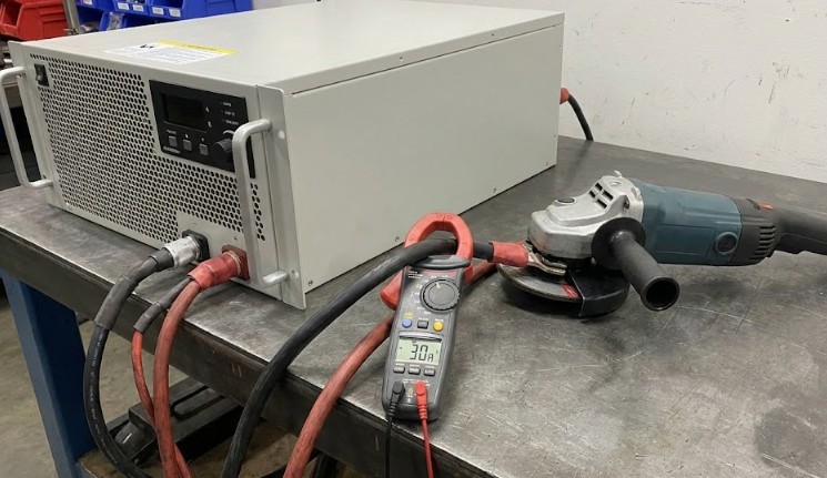 起動電流30Aに対応する大容量電源装置の必要性