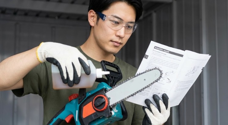 初心者が迷うオイルの差し方と安全な作業手順