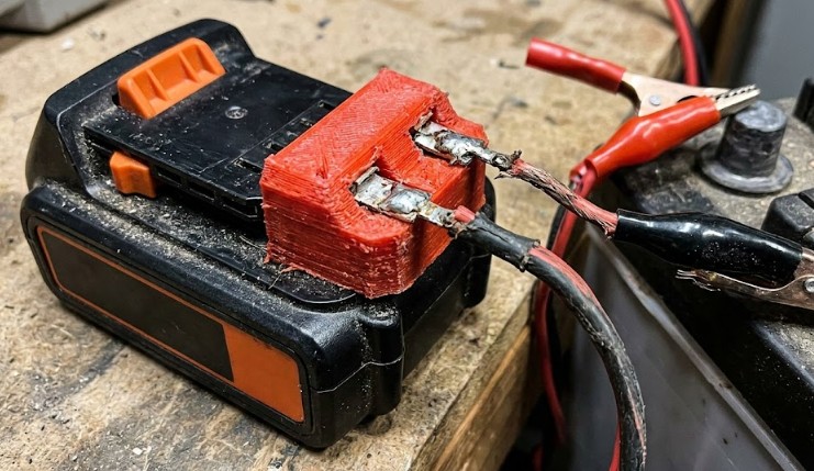 自作アダプターでマキタのバッテリーを接続する注意点